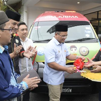 Majlis Penyerahan Ambulan Yayasan Bersama MB Selangor